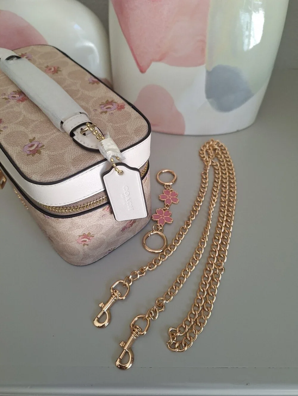 NEW Coach Cosmetic Case In Signature Canvas With Floral Print & Crossbody Chain